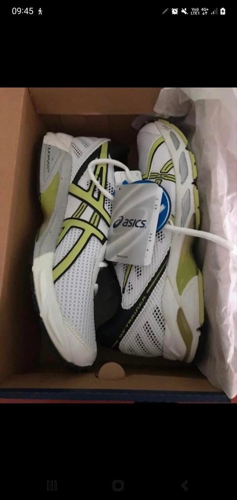 Asics Running – NEUVES avec étiquette – Taille 42, Sport en Fitness, Basketbal, Nieuw, Schoenen