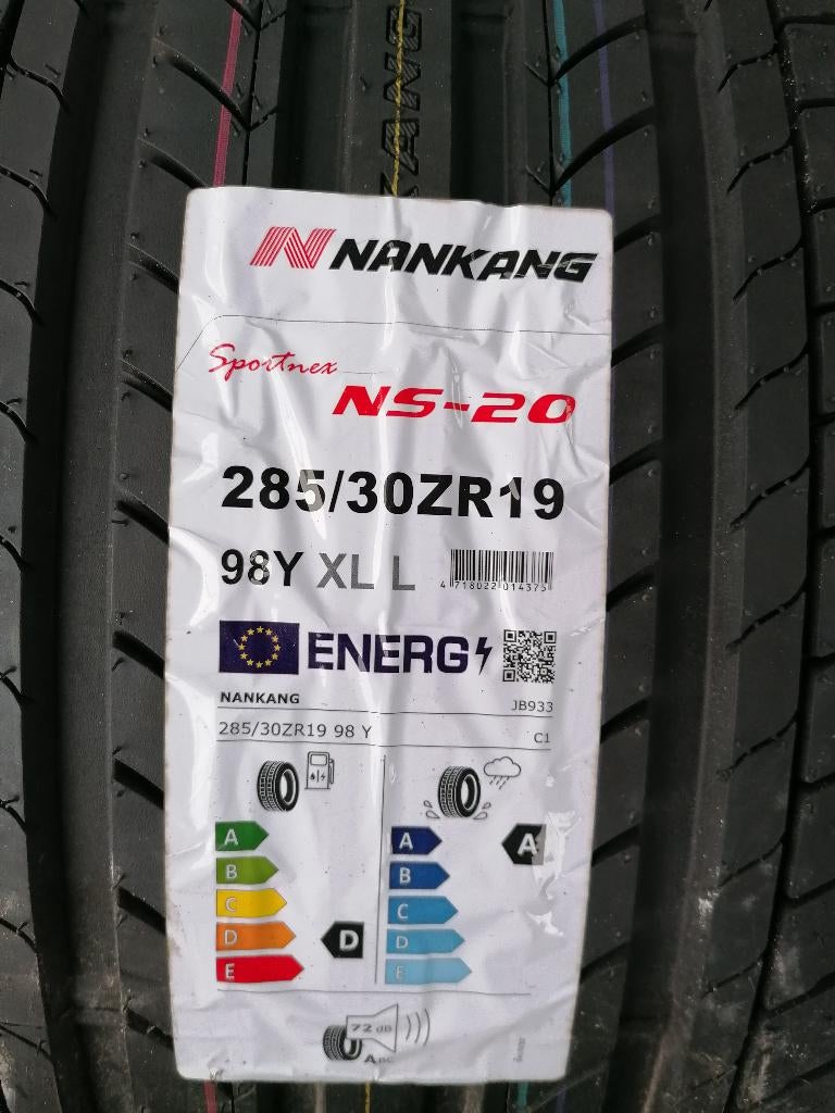 pneu  neuf nankang 285/30zr19, Autos : Pièces & Accessoires, Neuf, 285 mm, Pneus été, Pneu(s)