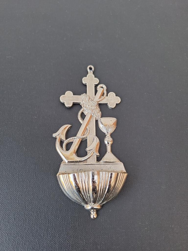 Baril à eau bénite en métal argenté ancien, Antiquités & Art, Antiquités | Objets religieux, Enlèvement ou Envoi