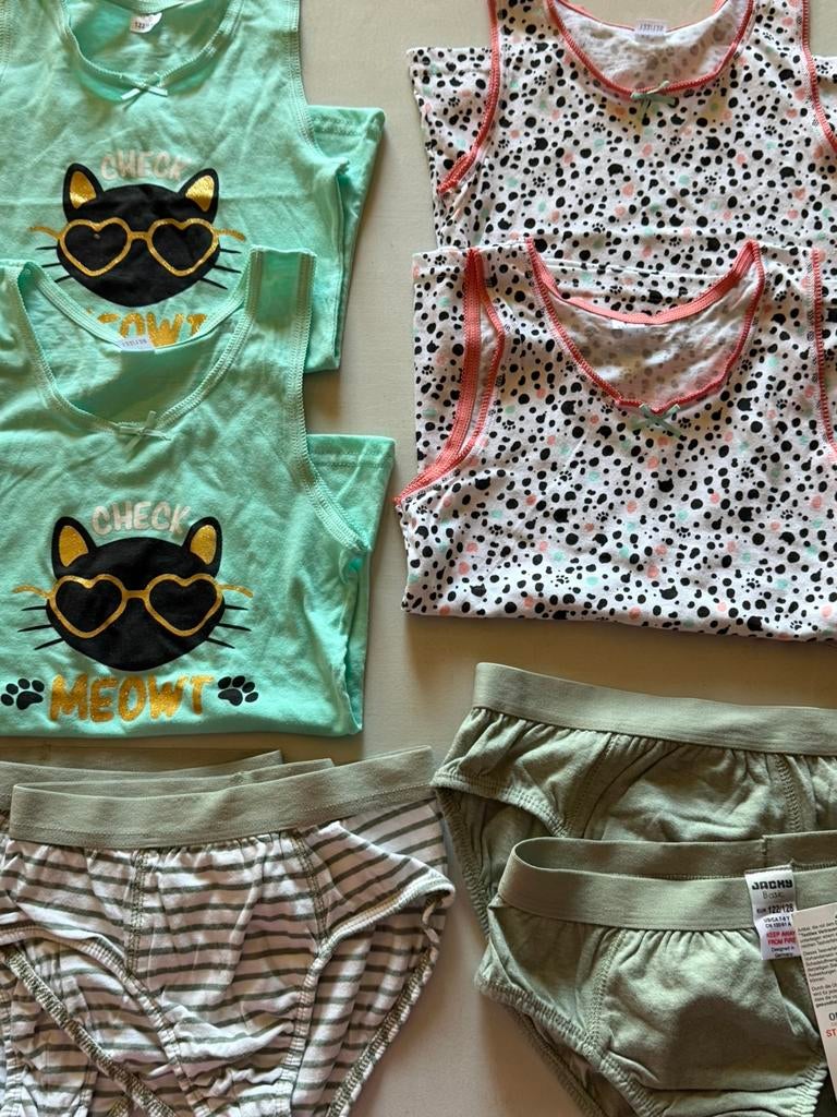 8 st meisjes ondergoed (122/128), Ophalen, Zo goed als nieuw, Maat 128