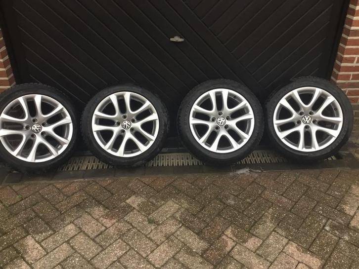 17 inch scirocco velgen met goede winterbanden steek 5x112, Auto-onderdelen, Banden en Velgen, Band(en), Winterbanden, 17 inch