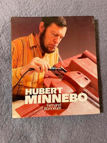 Hubert Minnebo 210 p boek
