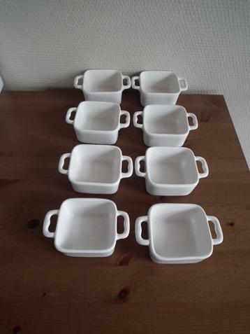 8 petits plats blanc, allant au four (11 x 7 x 4 cm) QDesign, Comme neuf, Autres styles, Récipient(s), Porcelaine