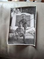1 foto wereldoorlog 1 ,2 soldaten belgie/ vallende V1 bom, Ophalen
