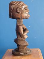 Een vrouwelijk handgesneden houten beeld, Ashanti, Ghana 30/, Antiek en Kunst, Ophalen of Verzenden
