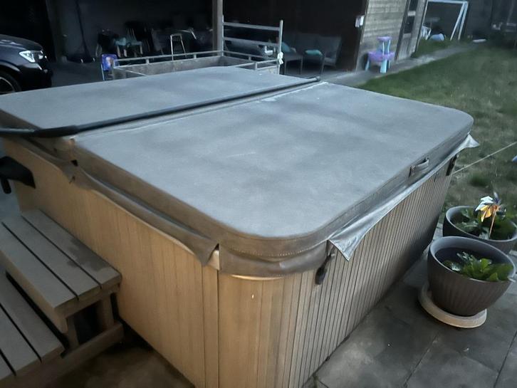 Hotspring limelight glow 2018 met ozon systeem incl trap, Tuin en Terras, Bubbelbaden en Hottubs, Gebruikt, Pomp, Trap, Ophalen