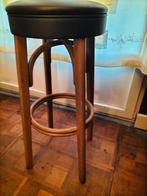 Houten barkrukken en bartafels, Ophalen