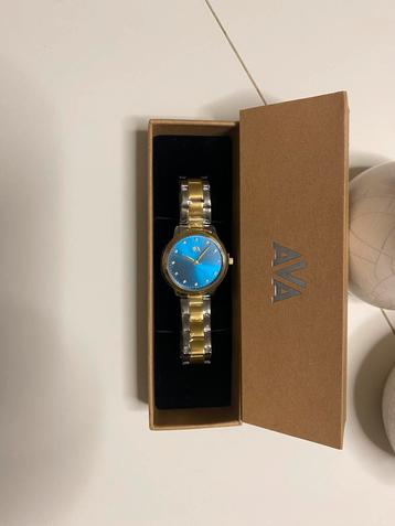 Ava horloge beschikbaar voor biedingen