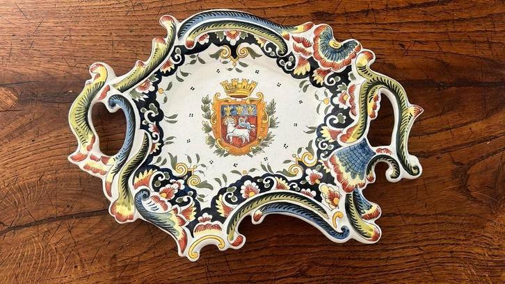 wit keramiek met geëmailleerde decoratie, Antiek en Kunst, Antiek | Email, Ophalen of Verzenden