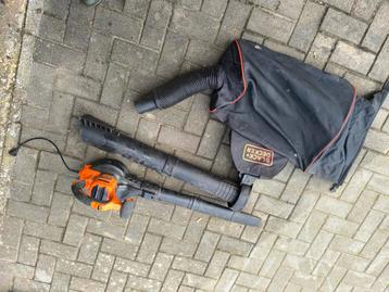 Souffleur à feuilles et aspirateur Black and Decker avec sac, Enlèvement
