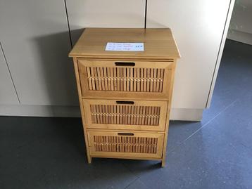 mooi ladekastje van 63 cm hoog voor slechts 25 € beschikbaar voor biedingen