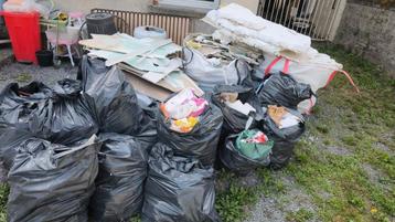 Vide masion garage jardin tout le déchets  contacter moi  beschikbaar voor biedingen
