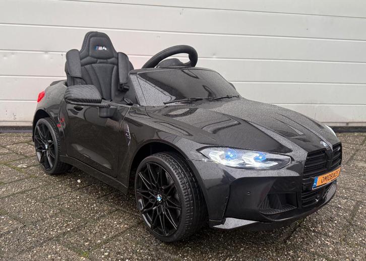 BMW M4 12v zwart Afstands. - Bleutooth - Led - Leder - Rubb, Kinderen en Baby's, Speelgoed | Buiten | Accuvoertuigen, Nieuw, Ophalen of Verzenden