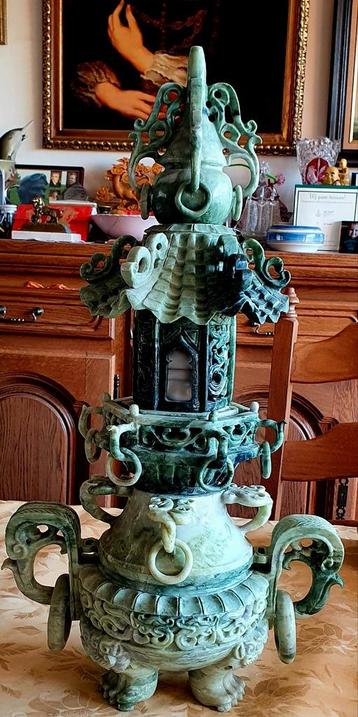 Jade wierookvat. beschikbaar voor biedingen