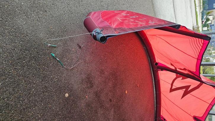 4 x North Orbit 5-struts kites te koop 7-8-9-10m, Watersport en Boten, Kitesurfen, Zo goed als nieuw, Kite, 9 m², Ophalen of Verzenden