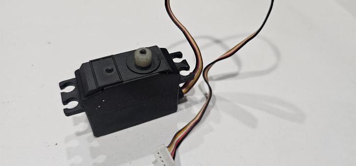 Micro servo voor diff lock / 2-speed – RC crawler, Hobby en Vrije tijd, Modelbouw | Radiografisch | Auto's, Gebruikt, Onderdeel