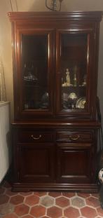 Vitrine en meranti, Enlèvement