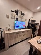 Salle à manger complète, Enlèvement