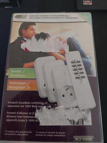 --Prise intégrée à fonction interrupteur avec télécommande, Bricolage & Construction, Enlèvement, Neuf, Interrupteur
