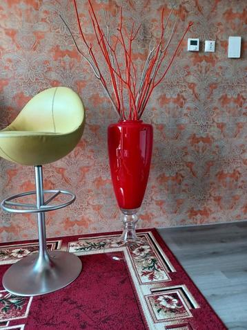 prachtige grote exclusieve design vaas rood  beschikbaar voor biedingen