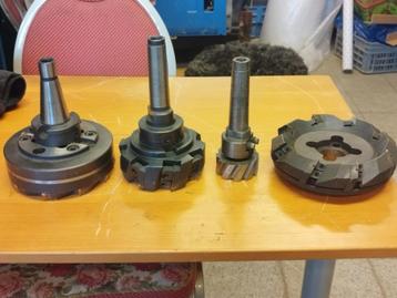 Grote metaal vlakfrezen diameter 160 mm beschikbaar voor biedingen