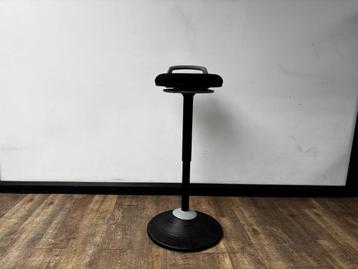 Zwart/Grijze Zit-sta kruk beschikbaar voor biedingen
