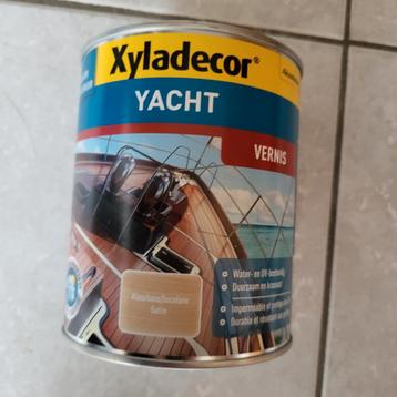 Yachtvernis beschikbaar voor biedingen