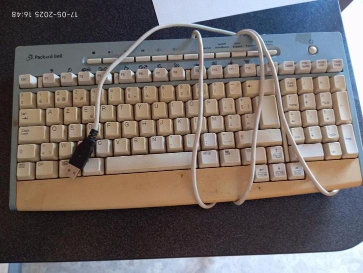 toetsenbord    ///  anti-stress kussen toetsenbord, Computers en Software, Toetsenborden, Zo goed als nieuw, Ophalen of Verzenden