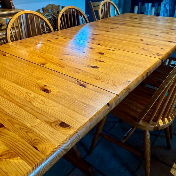 Massief grenen tafel van 2,50 m + 7 bijpassende stoelen, Huis en Inrichting, Tafels | Eettafels, Gebruikt, 50 tot 100 cm, 200 cm of meer