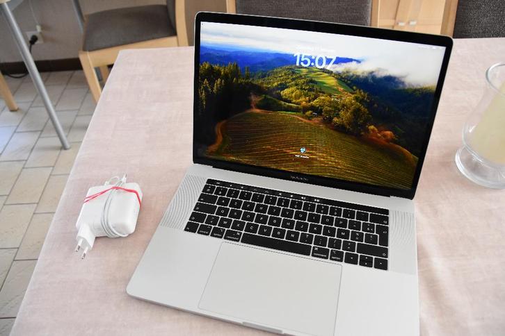 MacBook Pro 16" (2019) - 4 TB Ports - TouchBar - Fingerprint, Informatique & Logiciels, Apple Macbooks, Comme neuf, MacBook Pro