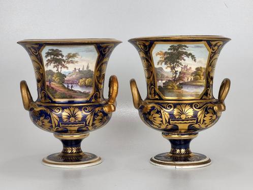 Vases Crown Derby anciens (années 1820), Antiquités & Art, Antiquités | Vases, Enlèvement ou Envoi