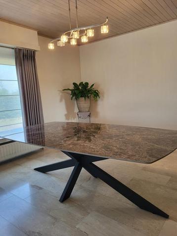 Eettafel 240 x 130 marmer keramisch. beschikbaar voor biedingen