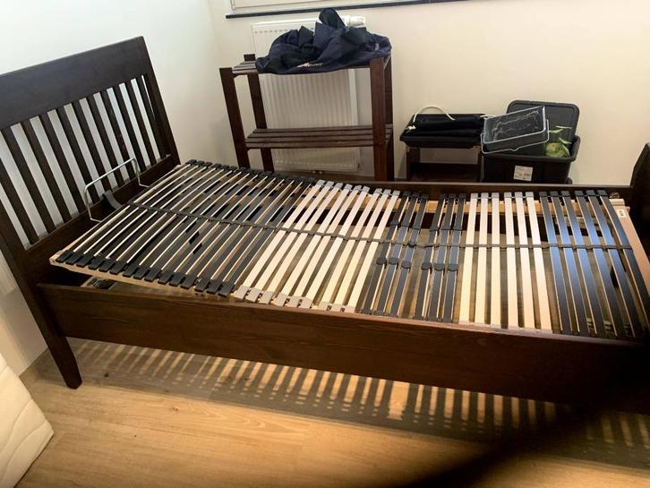 Eenpersoonsbed, Huis en Inrichting, Slaapkamer | Bedden, Gebruikt, Eenpersoons, 90 cm, 200 cm, Hout, Bruin, Verstelbaar, Ophalen