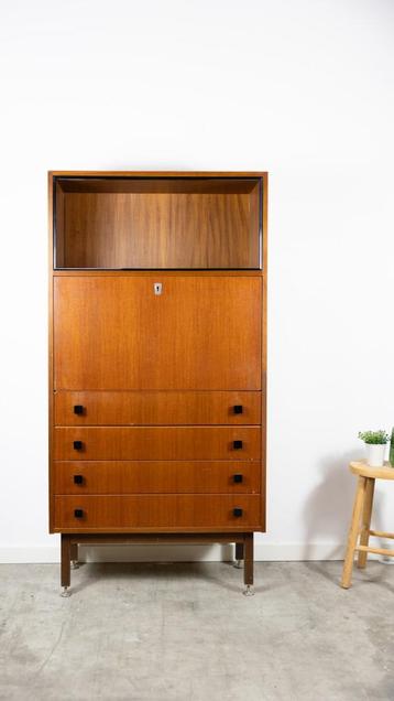 Prachtige vintage sécretaire beschikbaar voor biedingen