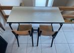 Bureau d'école vintage | rétro (double) avec 2 chaises, Comme neuf, Chaise(s), Enlèvement ou Envoi