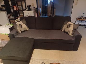 Zetel met opbergvak beschikbaar voor biedingen