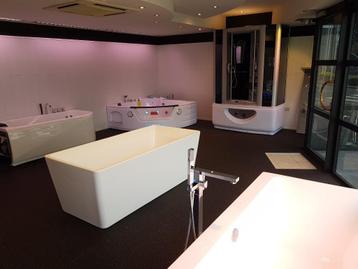 Uitverkoop! Douche stoomcabine en wirhlpool bad  beschikbaar voor biedingen