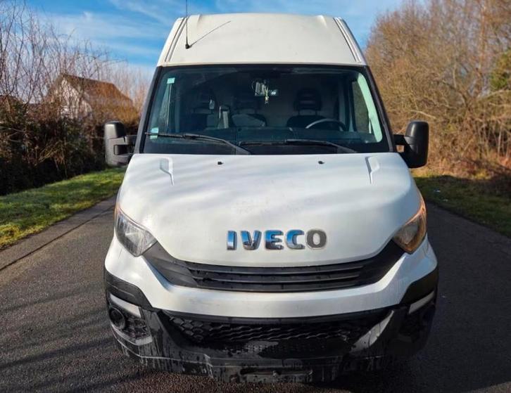 Iveco Daily 2.3 diesel 136pk van 2017 L4 H3  Euro6b, Auto's, Bestelwagens en Lichte vracht, Particulier, Airconditioning, Alarm