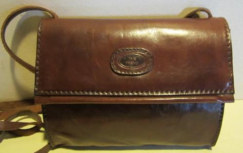 Vintage leren tasje, met lange schouderriem. cross over 271, Handtassen en Accessoires, Tassen | Damestassen, Zo goed als nieuw