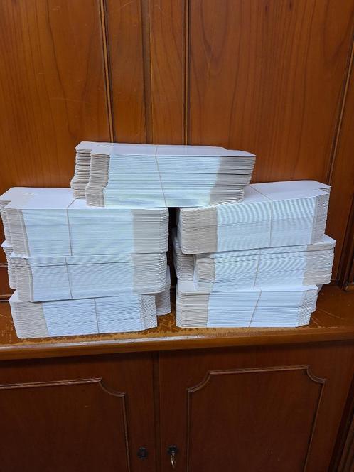 Witte doosjes in karton 250 gram ideaal voor geschenken, Diversen, Papierwaren, Nieuw, Ophalen of Verzenden