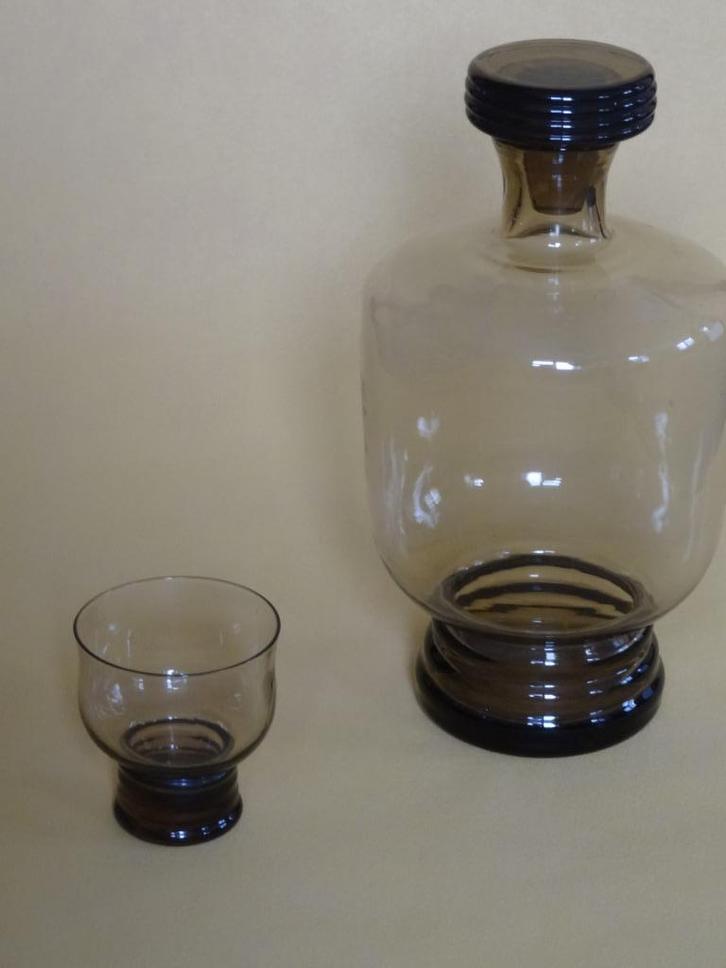 Karaf met stop en glas, met ribbelvoet, jaren 20, Antiek en Kunst, Antiek | Glaswerk en Kristal, Verzenden