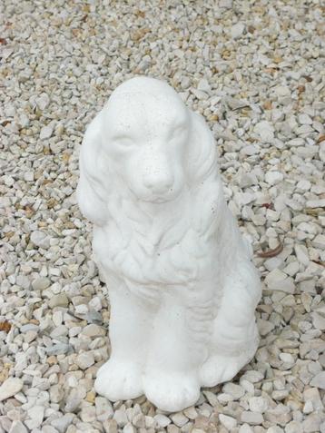 Tuinbeeld "zittende hond" in zeer goede staat! beschikbaar voor biedingen
