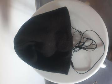 Te koop muts met ingebouwde stereo headset !!  beschikbaar voor biedingen