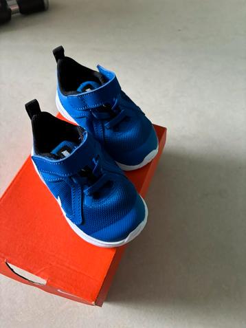 Nike downschifter 10 & nike force 1 baby beschikbaar voor biedingen