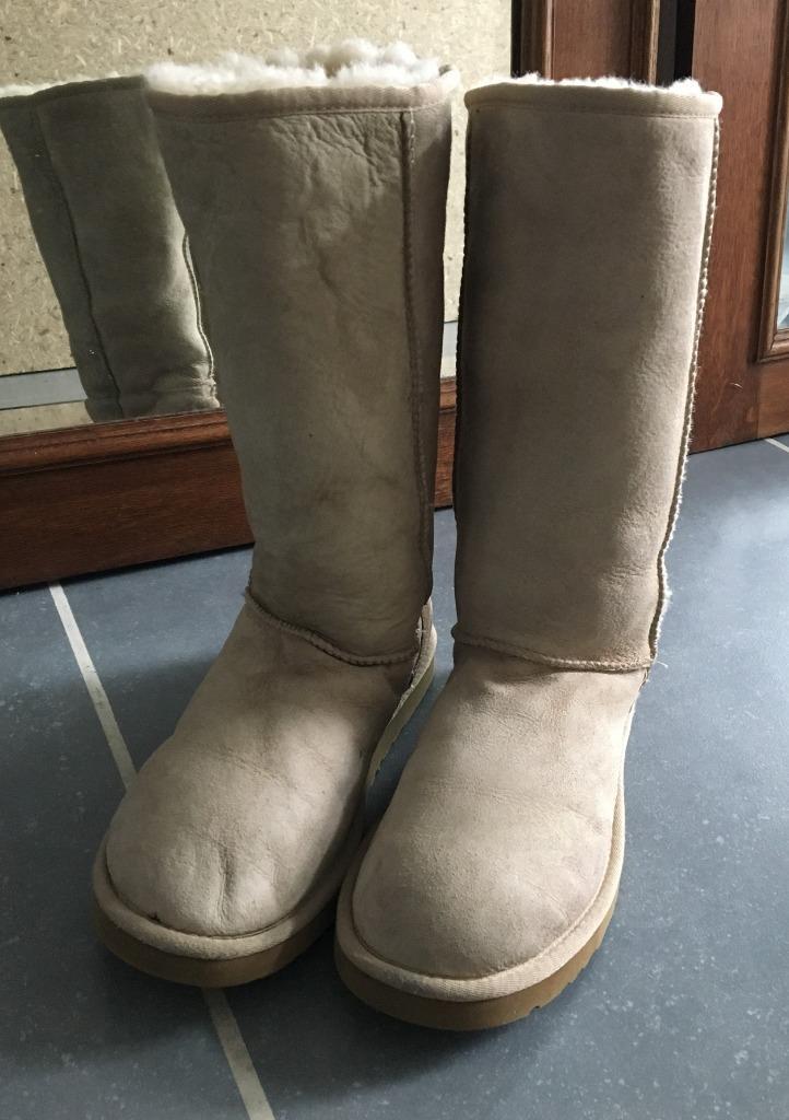 UGG boots licht beige maat 38(290€ Nieuwprijs), Kleding | Dames, Schoenen, Zo goed als nieuw, Beige, Ophalen of Verzenden