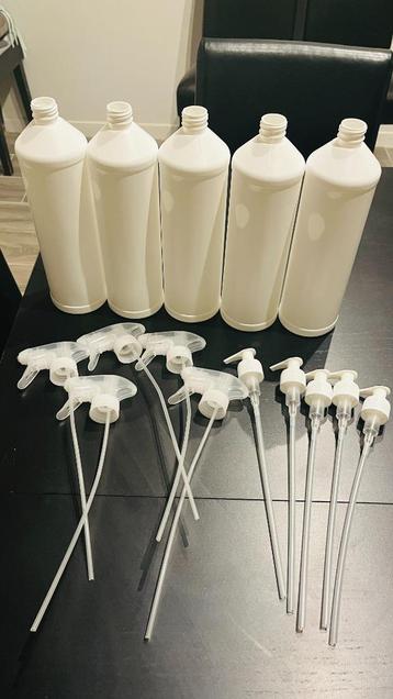 A donner lot bidons 1 L + embouts et bidons 5 L NEUF, Enlèvement, Seau, Bac ou Chariot à balais