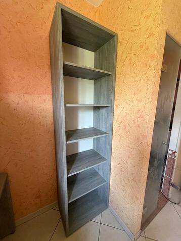 Meuble étagère 2m15 grise beschikbaar voor biedingen