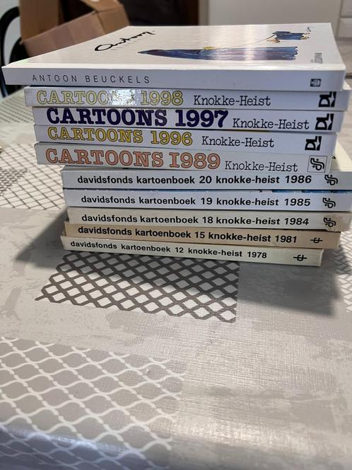 Pakket Davidsfonds Kartoenboek, Knokke Heist 11 stuks, Boeken, Humor, Gelezen, Cartoons, Ophalen of Verzenden