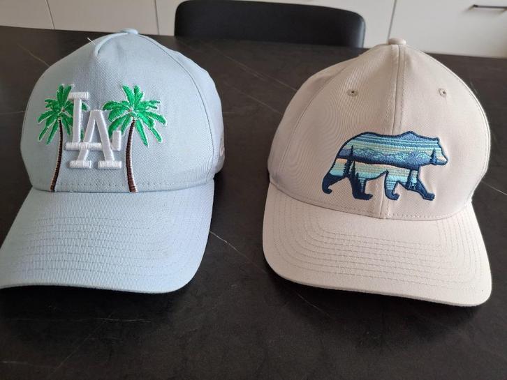 Set van 2 capsules, Kleding | Heren, Hoeden en Petten, Zo goed als nieuw, Pet, One size fits all, Ophalen of Verzenden