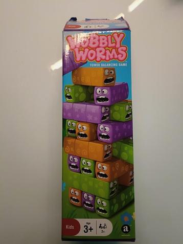 WOBBLY WORMS - Tower Balancing Game